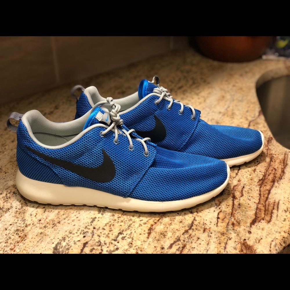 Nike Roshe Run Blue Running Sneaker